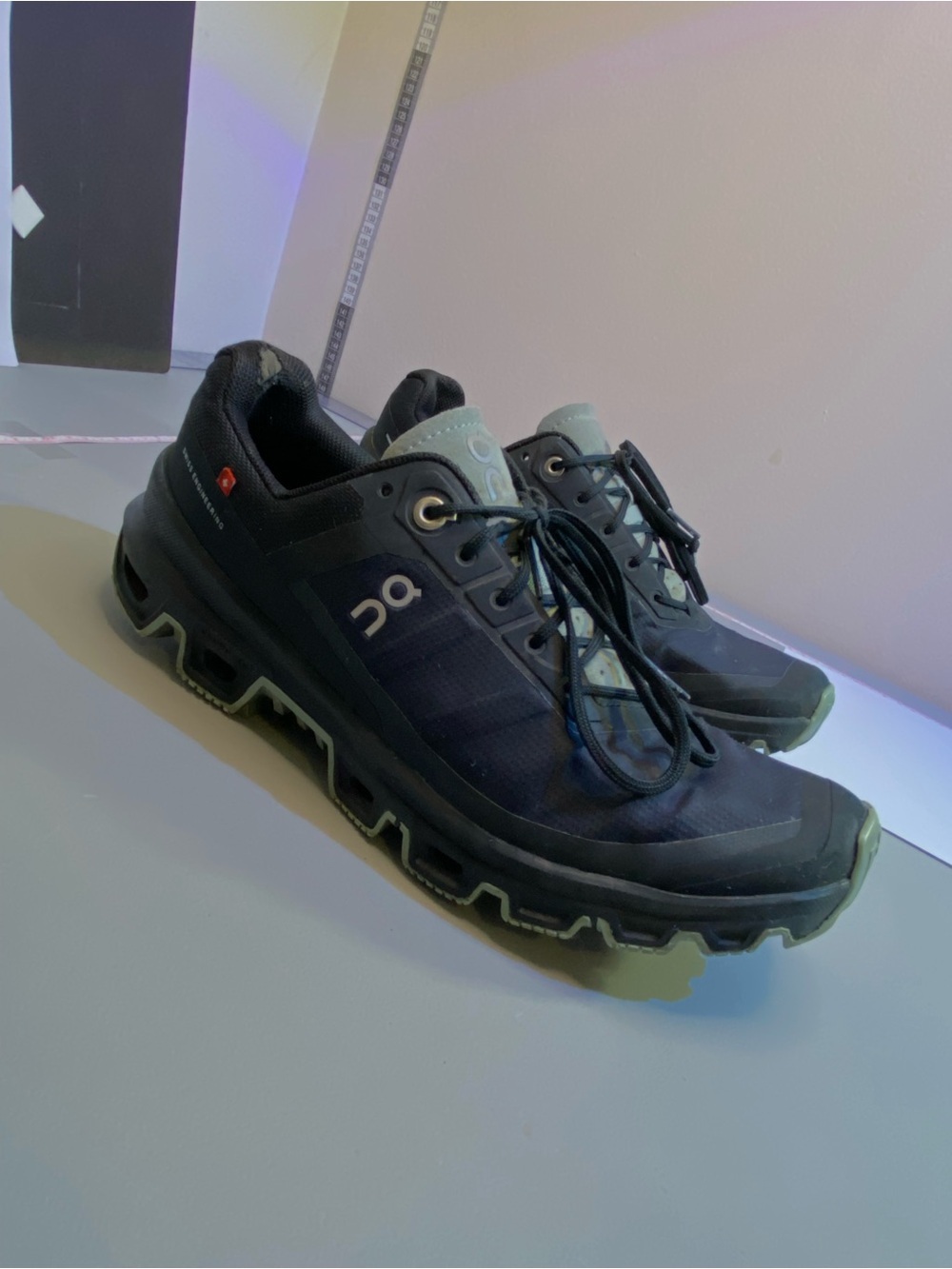 On Cloud venture Trail Running Sneakers Black Cobblestone Womens 8US Outdoor